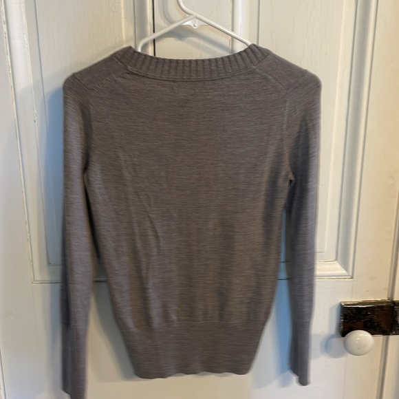 Banana Republic grey sweater - Picture 2 of 2